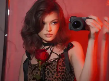 LunaBruna  live sex cam