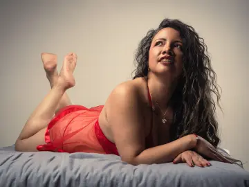 RebeccaWhitmore  live sex cam