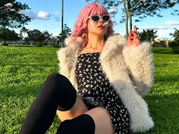 SaskiaVellour  live sex cam