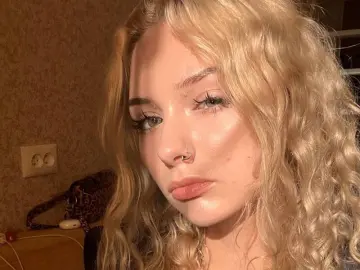 EliseHulvey  live sex cam