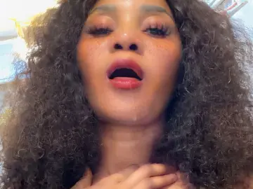 IvanaDiasy  live sex cam