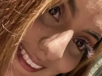 EllieDays  live sex cam