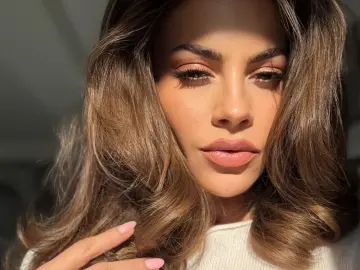 AnaMathers  live sex cam