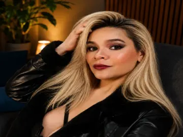 SarahLorenzi  live sex cam