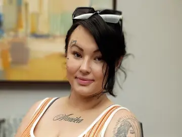 ToxicaNikki  live sex cam