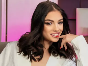 AmiraJolie  live sex cam