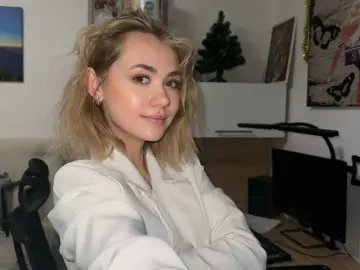 KailaPeroni  live sex cam