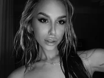 ElysiaXo  live sex cam