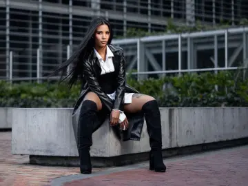 LauranJackson  live sex cam