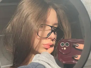 DeandraKishi  live sex cam