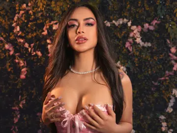 Kourtney  live sex cam