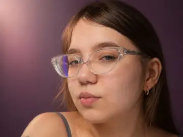 LaviniaSele  live sex cam