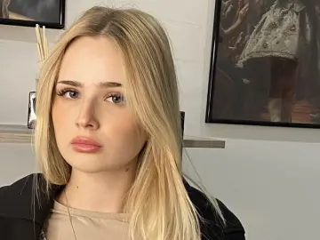 MarnieRhyner  live sex cam