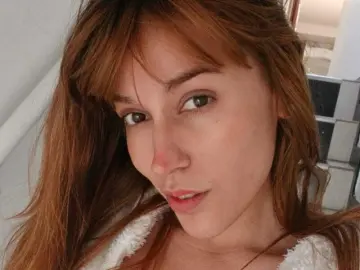 SerenaWein  live sex cam