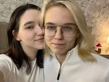 WillieAndCecilla  live sex cam