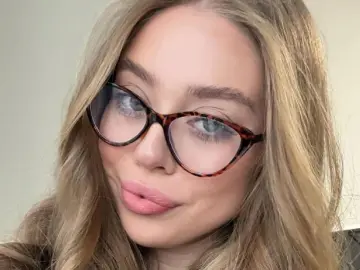 DianeWhitly  live sex cam