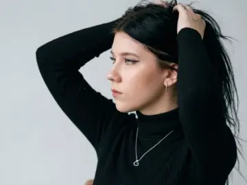 LoraOrsini  live sex cam