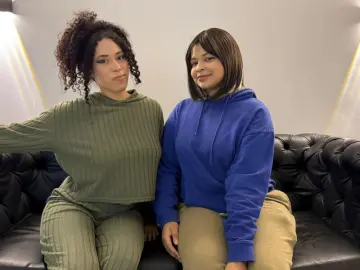 DakotaAndAnnie  live sex cam