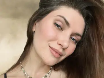 EmberBrier  live sex cam