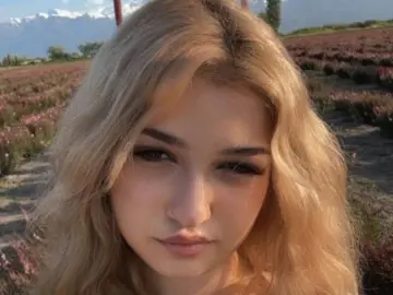 CloudyFox  live sex cam