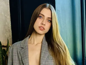 EmilyMontgomery  live sex cam