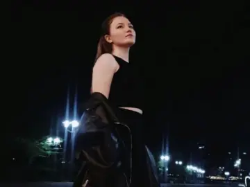 LinnAverbach  live sex cam