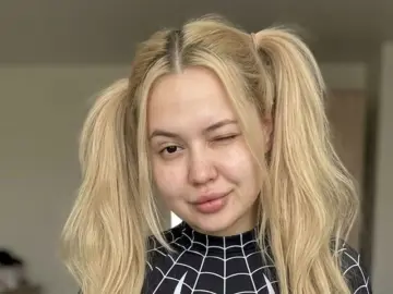 ArianaBrault  live sex cam