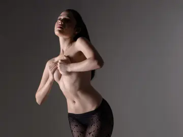 MaddyHutson  live sex cam