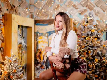 ValerieNicolle  live sex cam