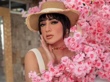 KassieTomey  live sex cam