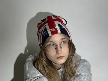 HeeSchirtzinger  live sex cam