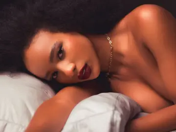 NiaGollden  live sex cam