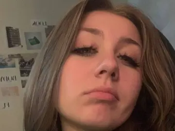 KatiesPiers  live sex cam