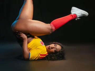 MelanyDavish  live sex cam