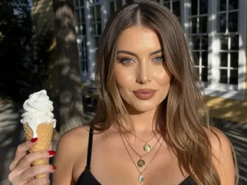 Alice  live sex cam