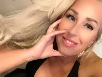 LisaRyderr  live sex cam