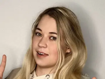 AnjaTruehart  live sex cam