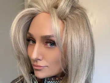 PaigeVanAsten  live sex cam