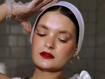 CeolaBurzynski  live sex cam