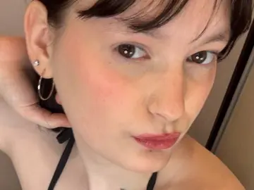 CeolaBurzynski  live sex cam