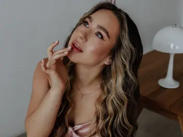 AimeeHout  live sex cam