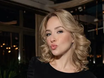 JadaHaskins  live sex cam