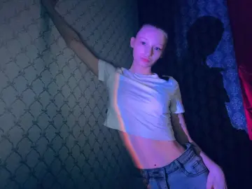 YuriHuprich  live sex cam