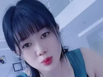YueXiaoyue  live sex cam