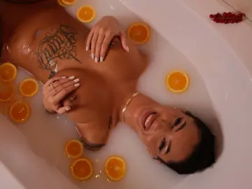 AishaaDevoe  live sex cam