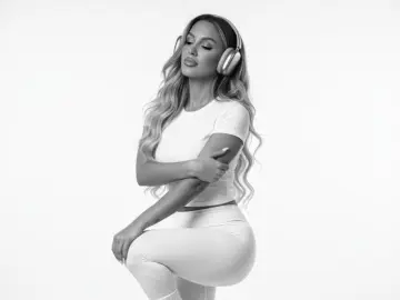 KaylinWhite  live sex cam