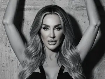 KaylinWhite  live sex cam