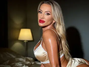 KaylinWhite  live sex cam