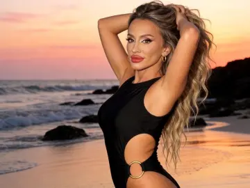KaylinWhite  live sex cam