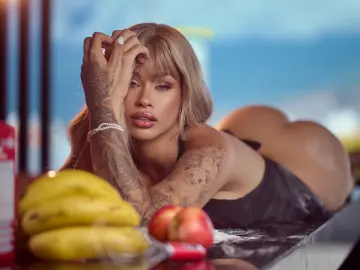 ScarletThompsone  live sex cam